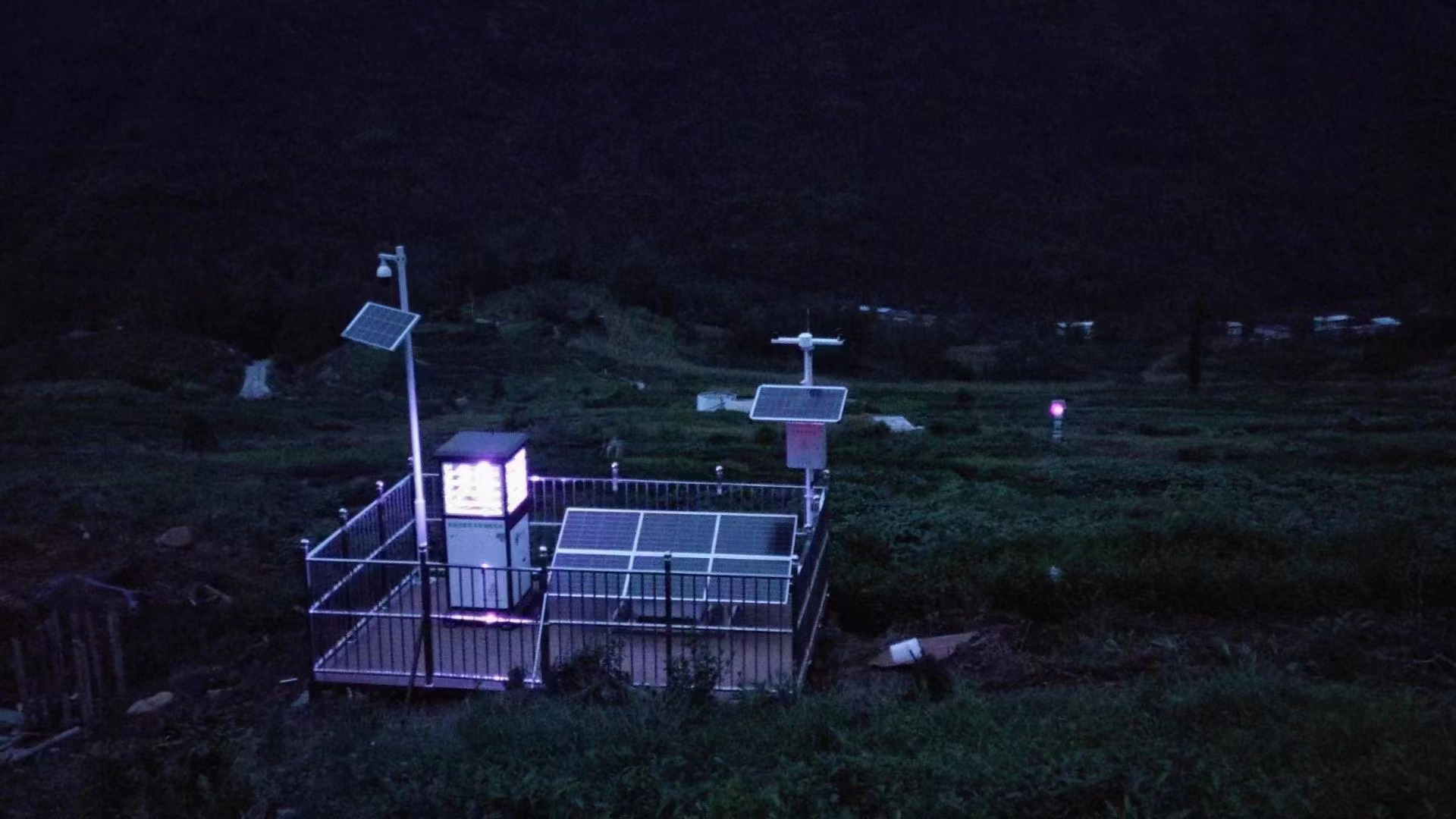Fengtu Technology's insect detection and reporting device assists in the construction of high standard farmland, achieving a new leap in increasing production and income!