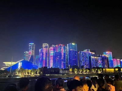 科技企业的十字路口：有的乘风起势，有的负重前行