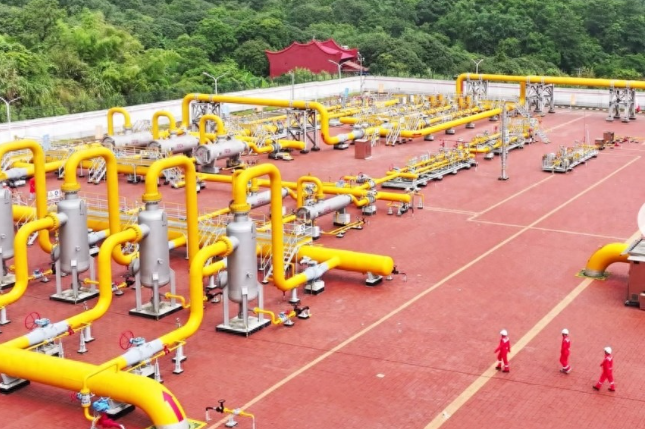 石油化工周界安防新选择！防区型振动光纤守护产业安全防线