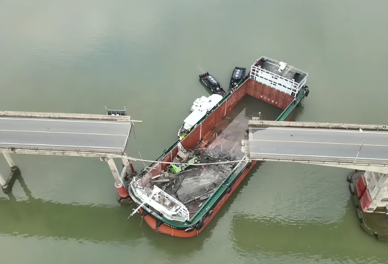 激光对射超高检测器,科技重塑航道安全,守护水上通行生命线